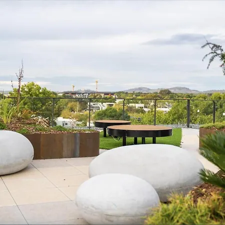 The Hamptons - Lux 2 Bed 2 Bath, Pool - Central Location Canberra Exterior photo